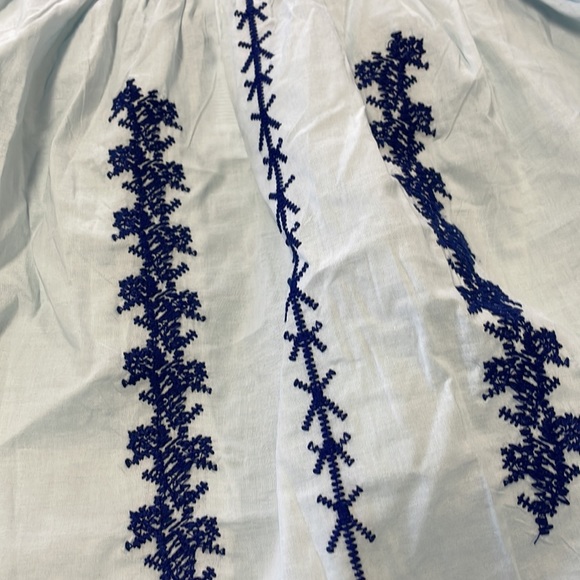 NWT LOVERICH ON OR OFF THE SHOULDER EMBROIDERY TOP - Picture 2 of 9